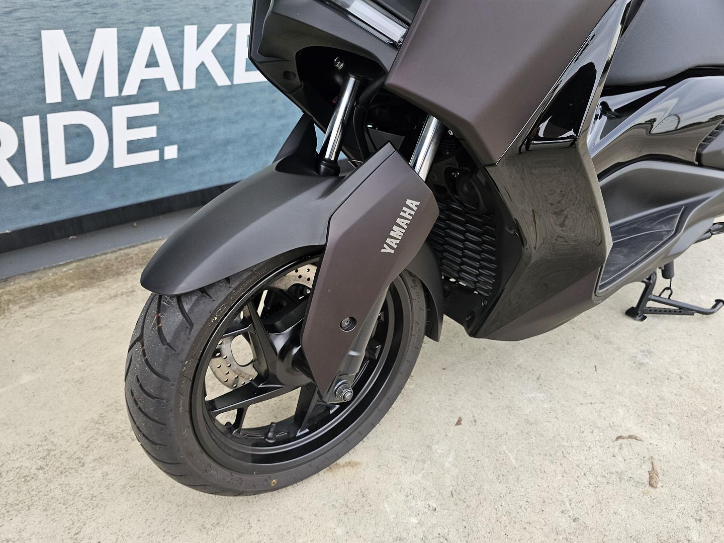 2024 YAMAHA XMAX 300 V2 (CZD300A2) SCOOTER