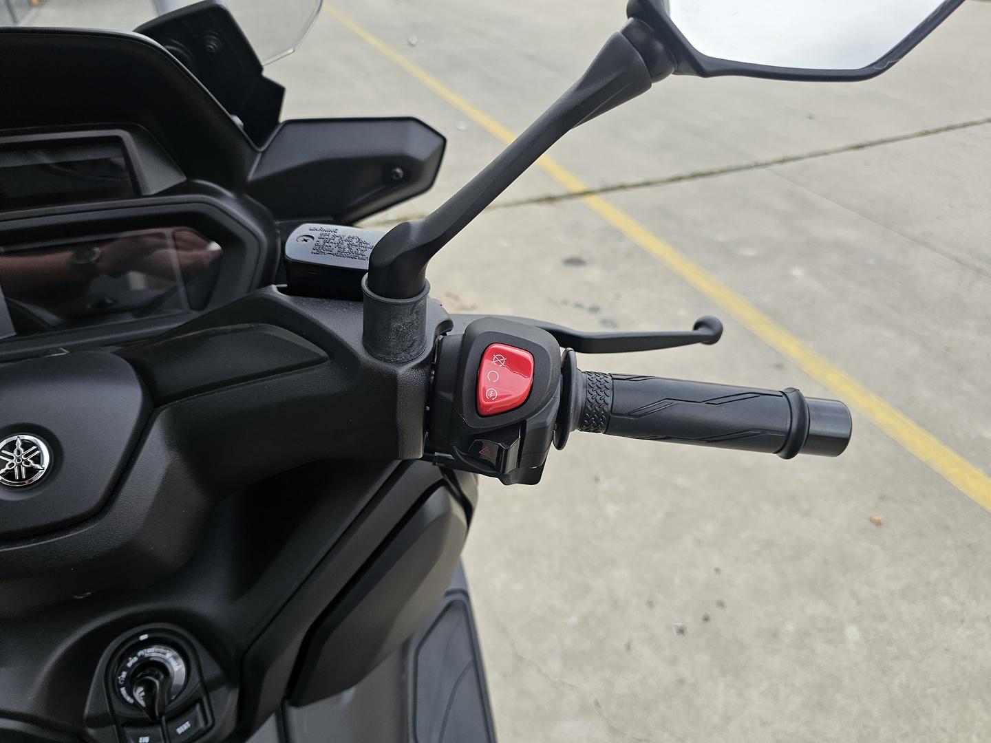 2024 YAMAHA XMAX 300 V2 (CZD300A2) SCOOTER