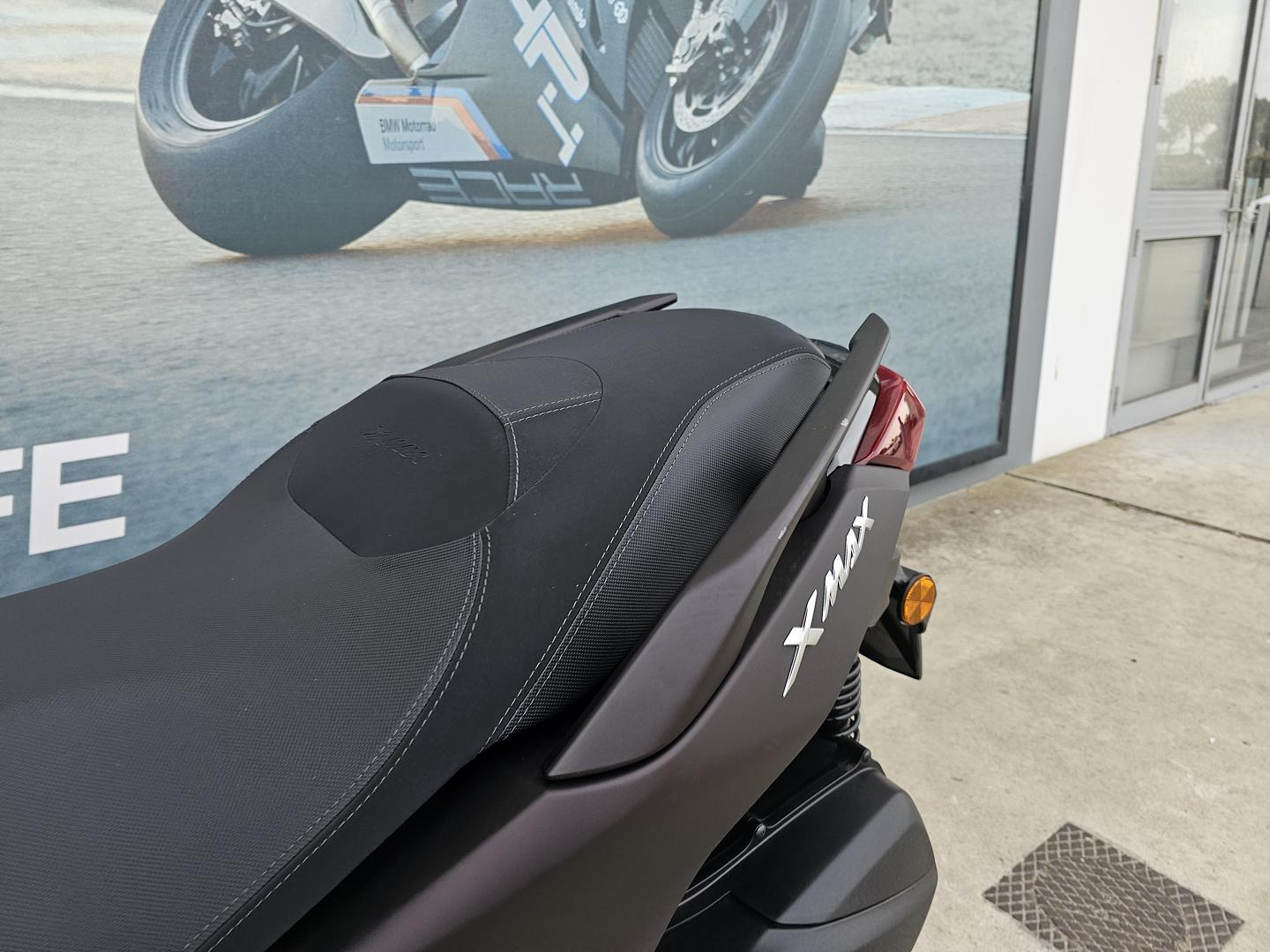 2024 YAMAHA XMAX 300 V2 (CZD300A2) SCOOTER