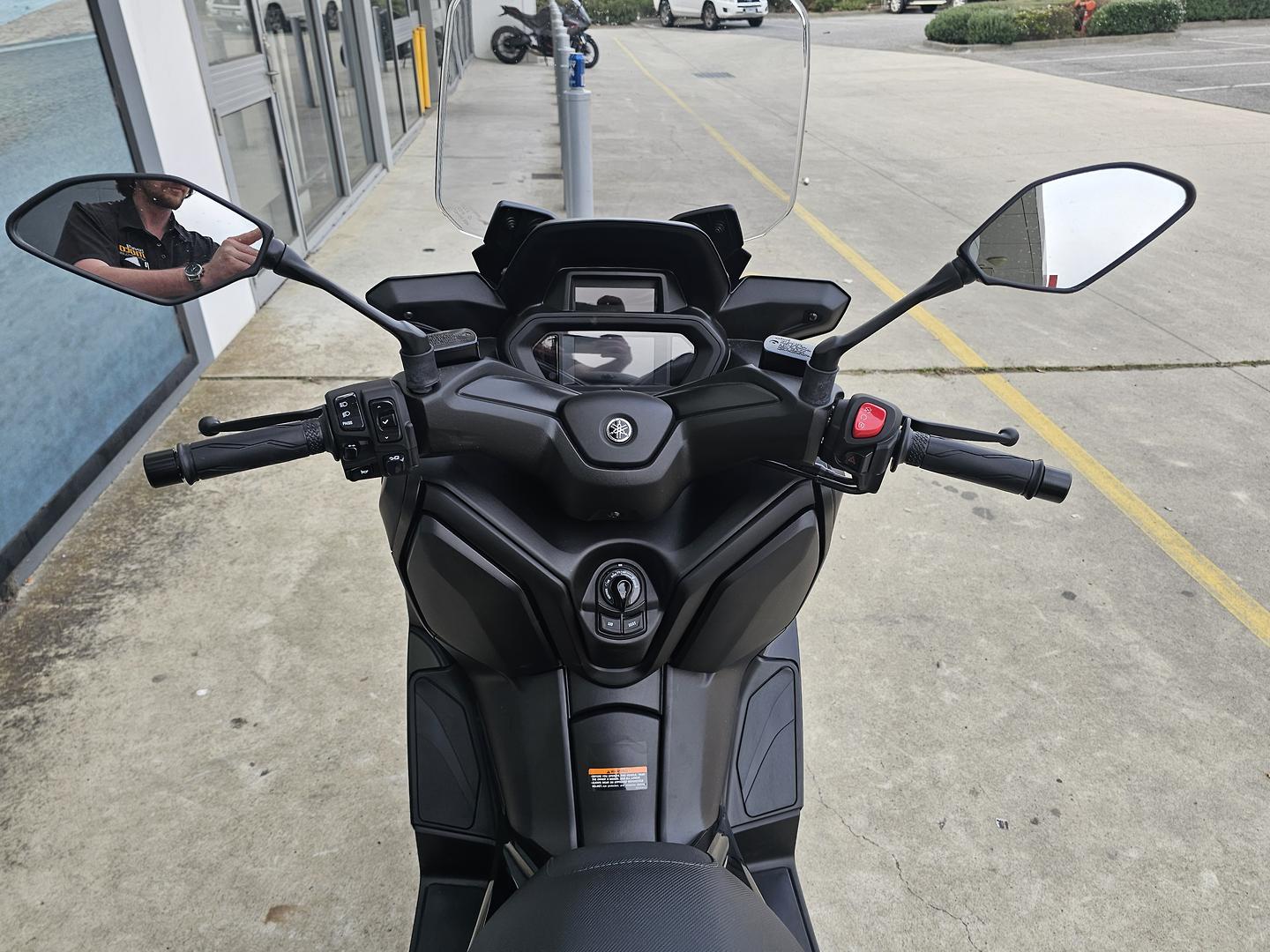 2024 YAMAHA XMAX 300 V2 (CZD300A2) SCOOTER