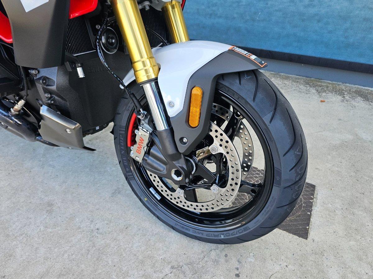 2025 BMW R 1300 R PERFORMANCE ROAD