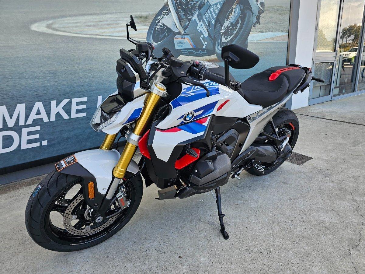 2025 BMW R 1300 R PERFORMANCE ROAD