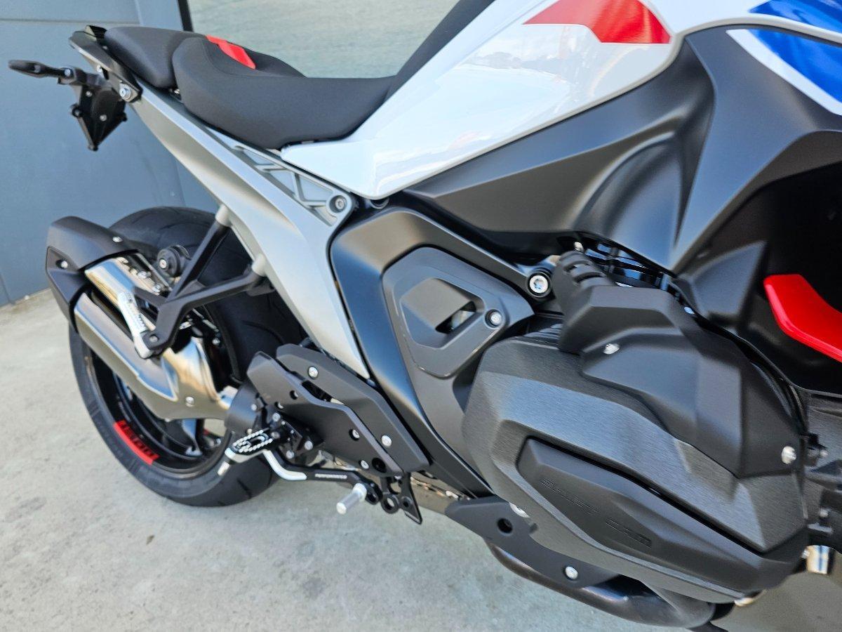 2025 BMW R 1300 R PERFORMANCE ROAD