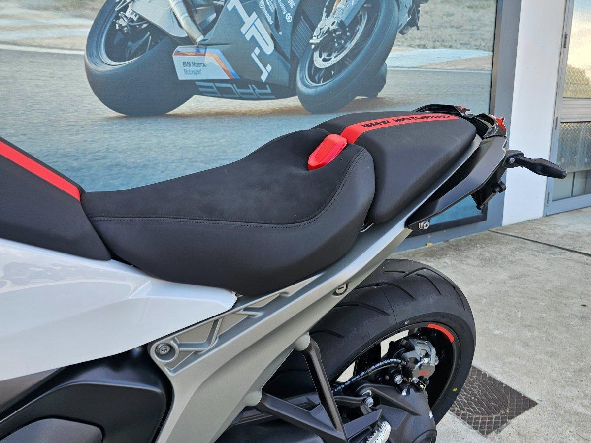 2025 BMW R 1300 R PERFORMANCE ROAD