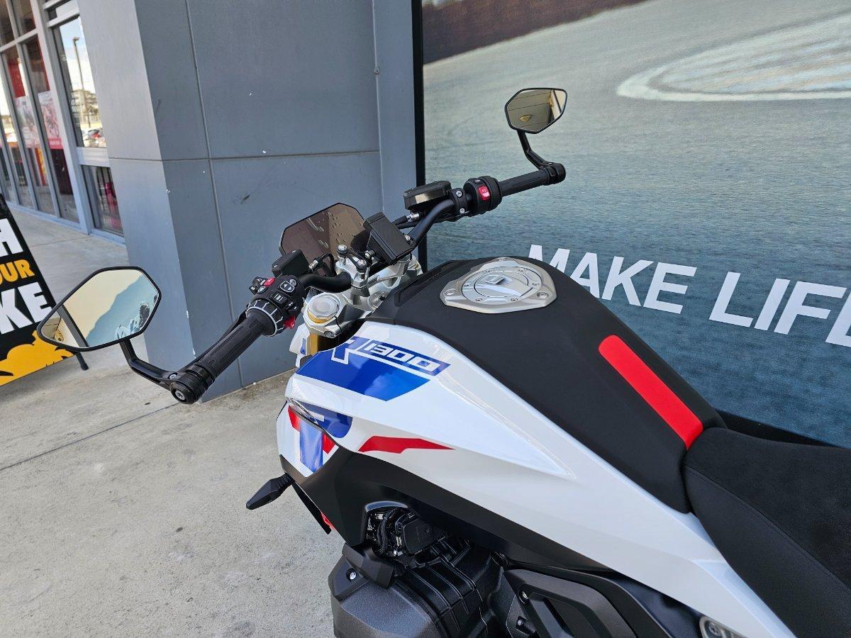 2025 BMW R 1300 R PERFORMANCE ROAD