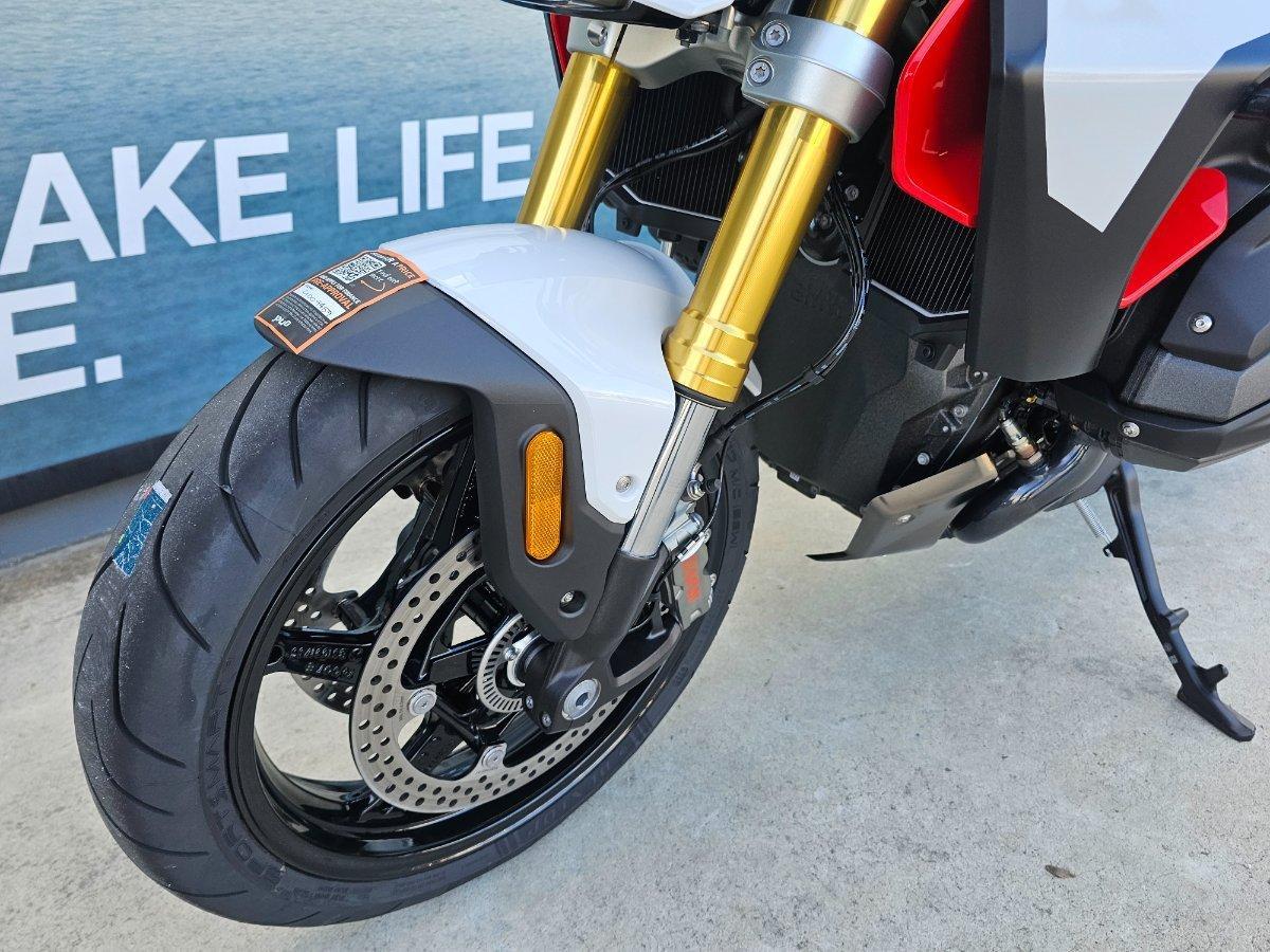 2025 BMW R 1300 R PERFORMANCE ROAD