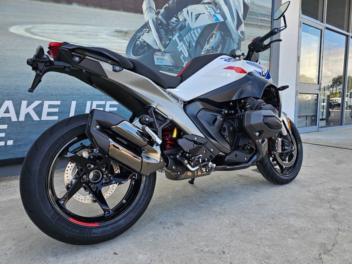 2025 BMW R 1300 R PERFORMANCE ROAD