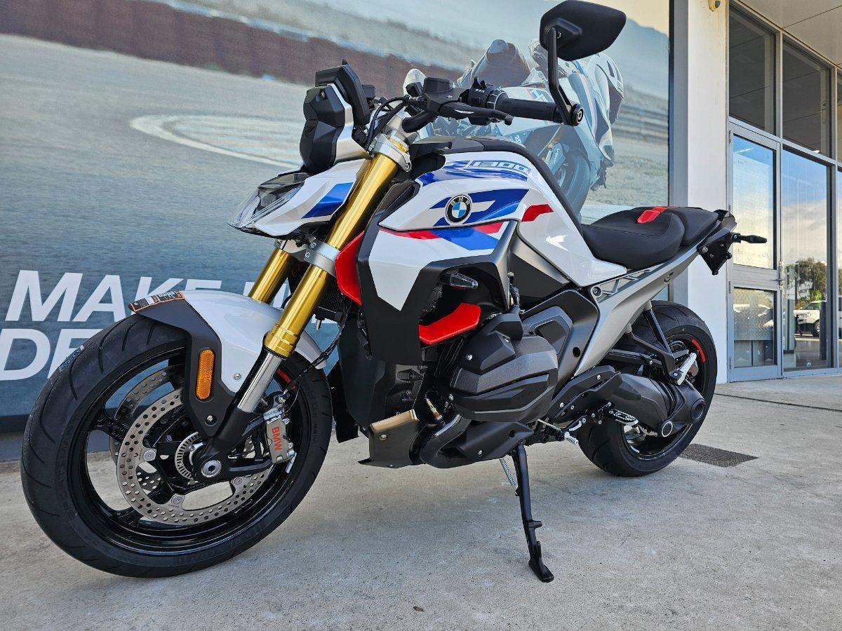 2025 BMW R 1300 R PERFORMANCE ROAD