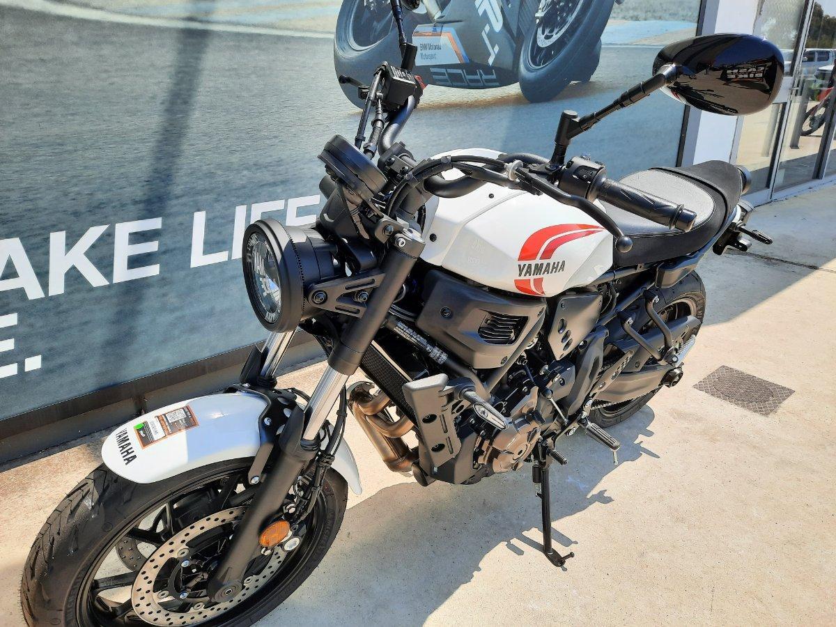 2025 YAMAHA XSR700 ROAD