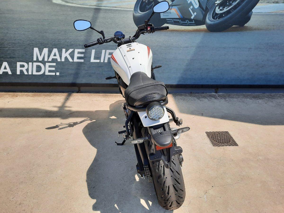 2025 YAMAHA XSR700 ROAD