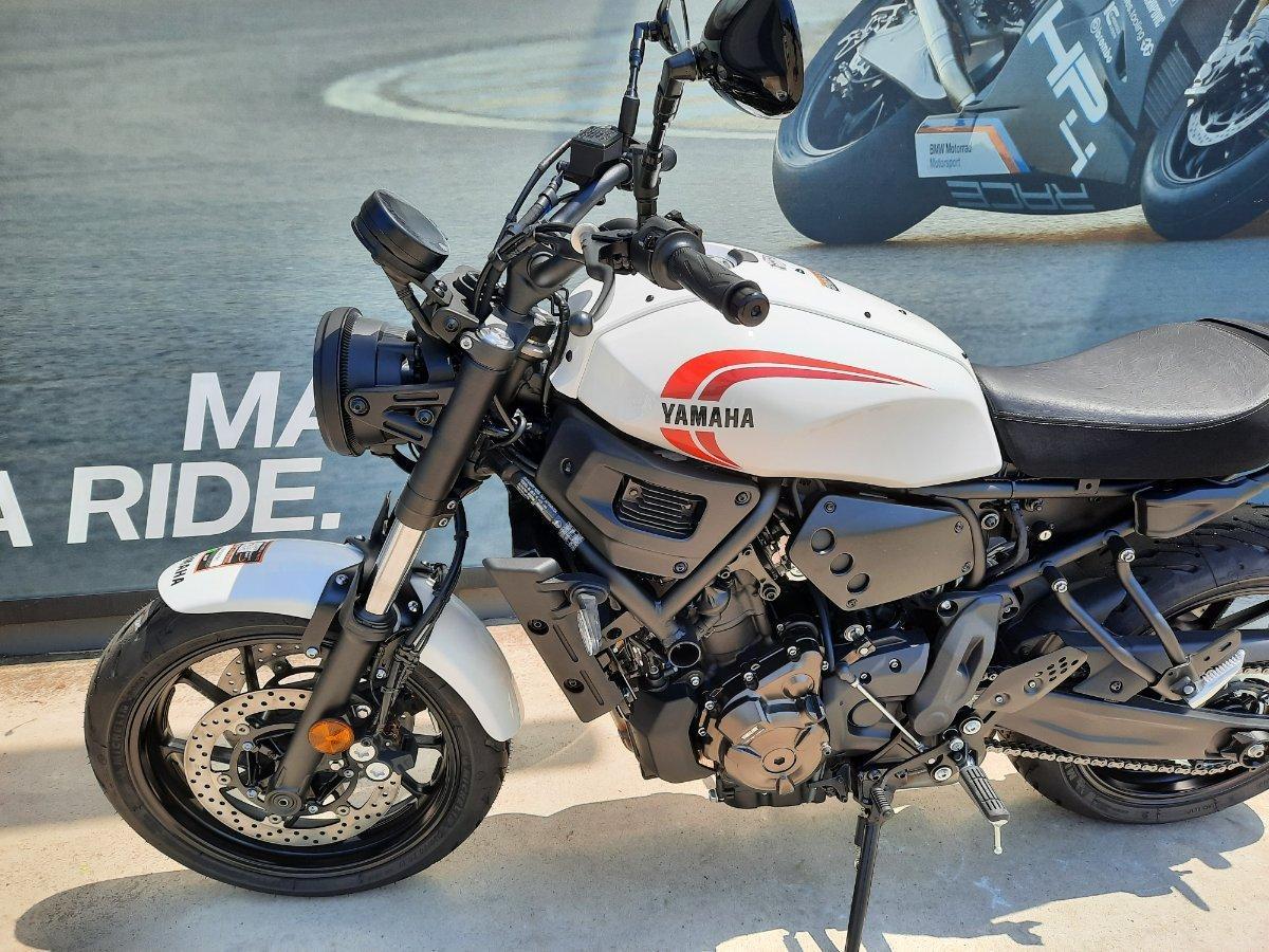 2025 YAMAHA XSR700 ROAD