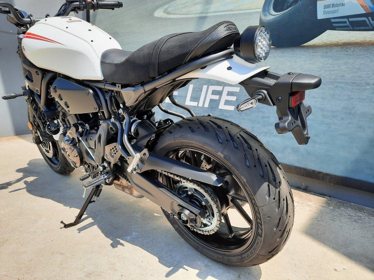 2025 YAMAHA XSR700 ROAD