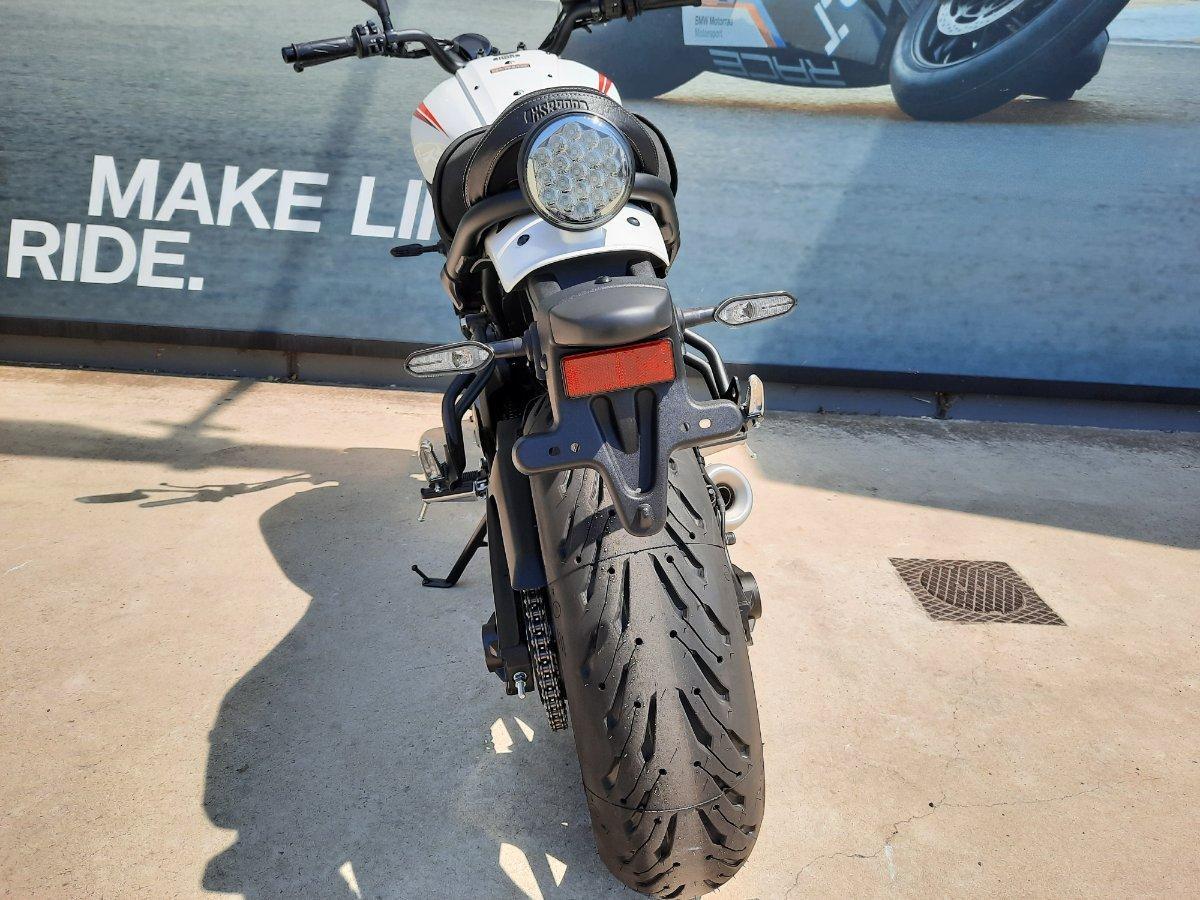 2025 YAMAHA XSR700 ROAD