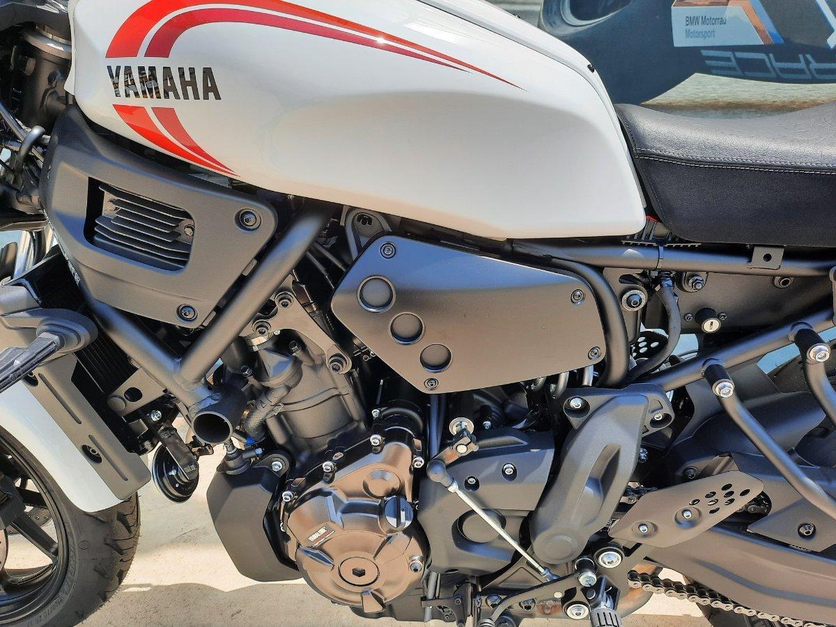 2025 YAMAHA XSR700 ROAD