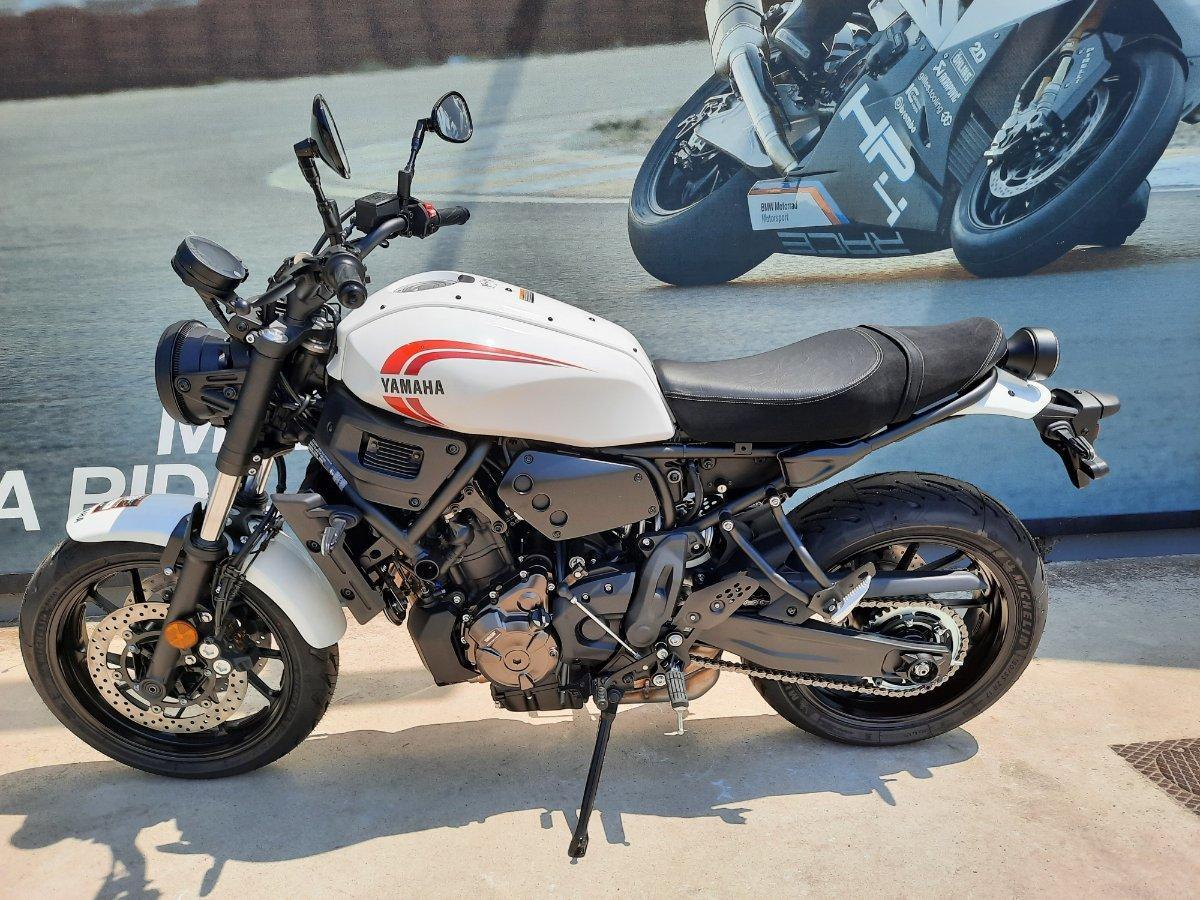 2025 YAMAHA XSR700 ROAD