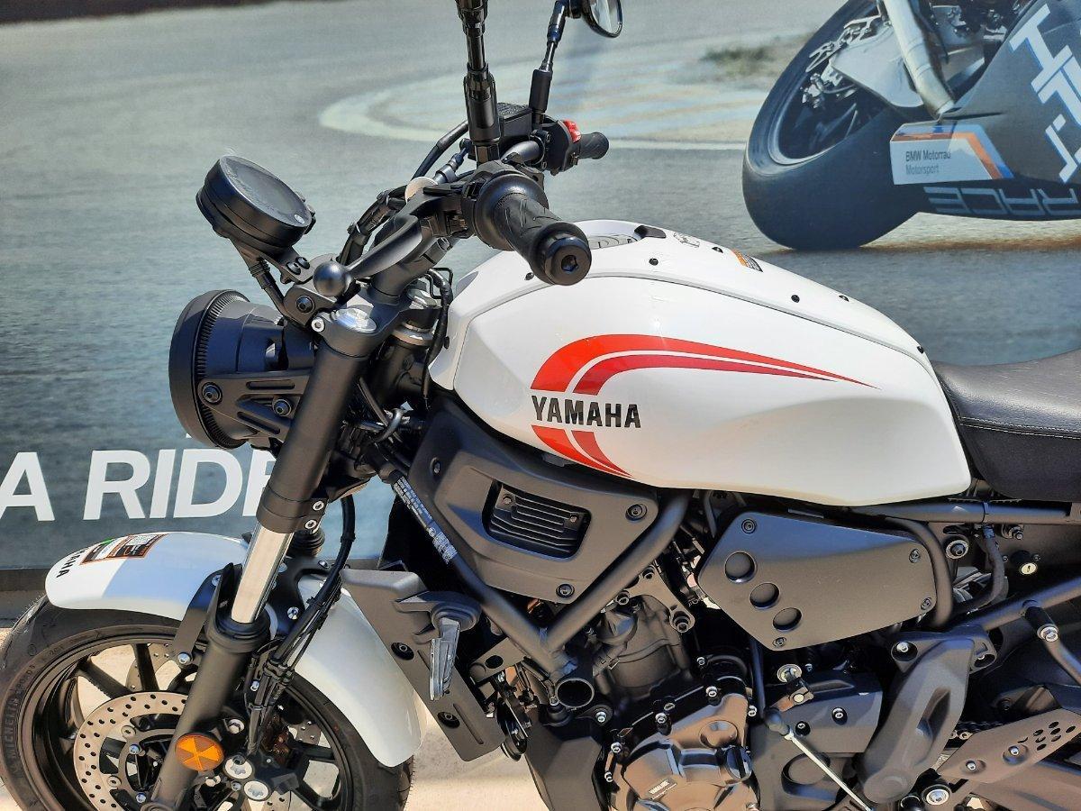 2025 YAMAHA XSR700 ROAD