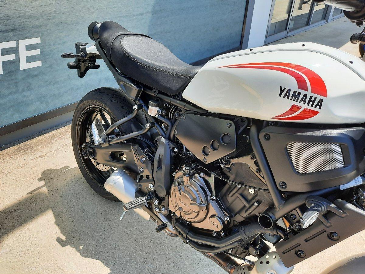 2025 YAMAHA XSR700 ROAD