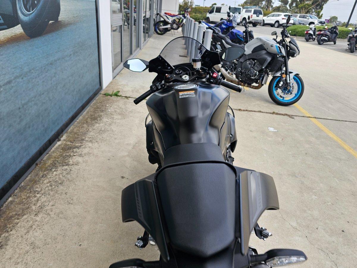 2025 YAMAHA YZF-R1 SPORTS