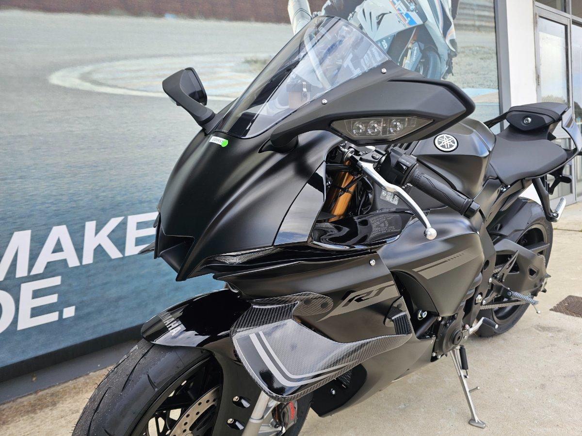 2025 YAMAHA YZF-R1 SPORTS