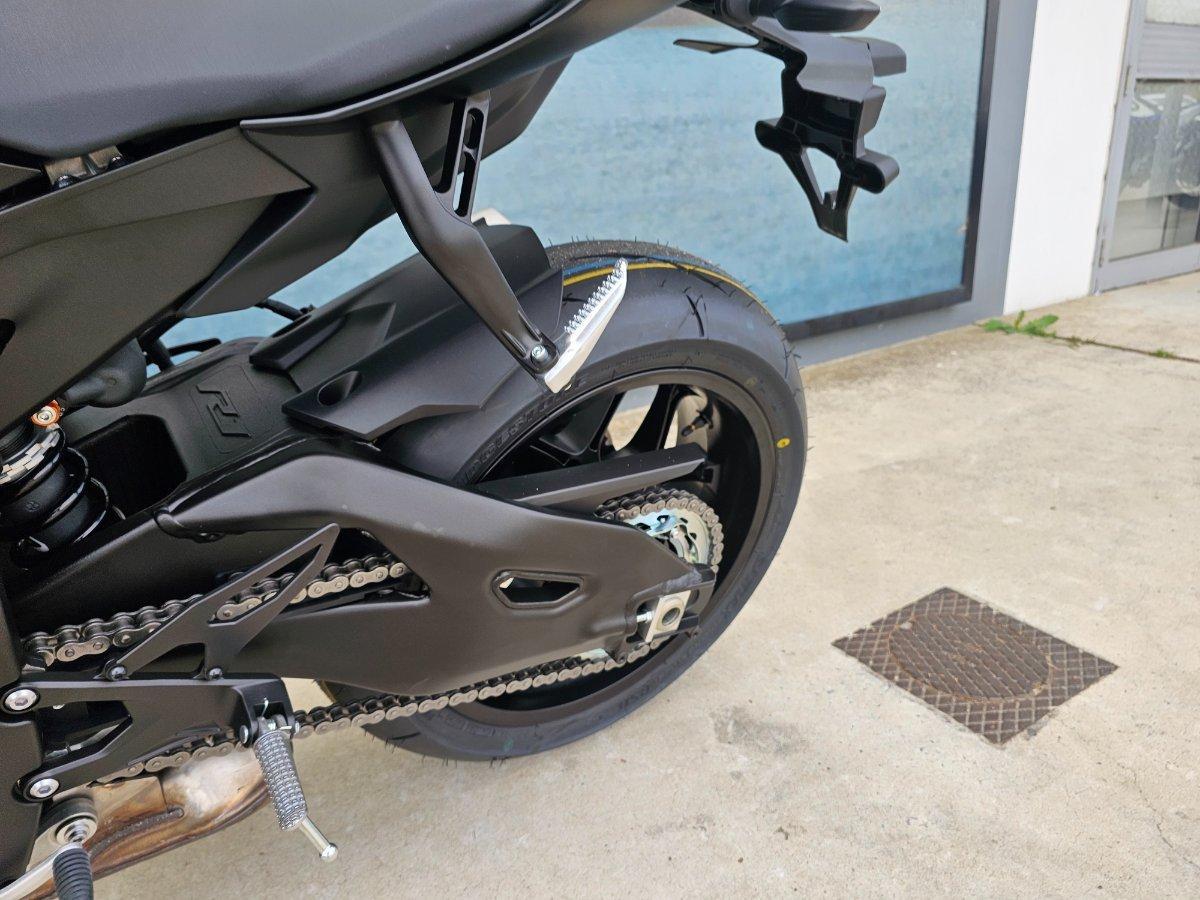 2025 YAMAHA YZF-R1 SPORTS
