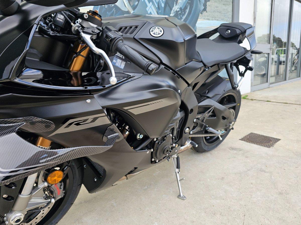 2025 YAMAHA YZF-R1 SPORTS