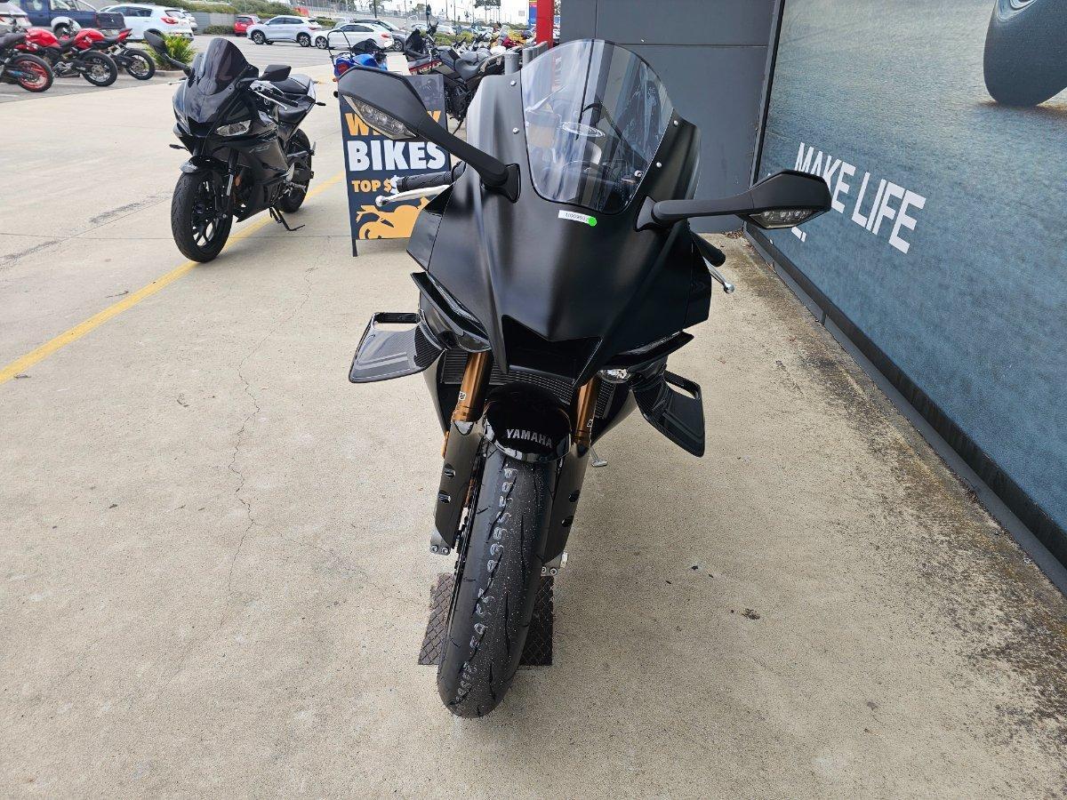 2025 YAMAHA YZF-R1 SPORTS