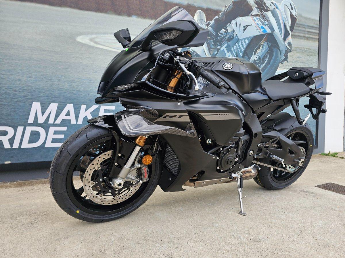 2025 YAMAHA YZF-R1 SPORTS