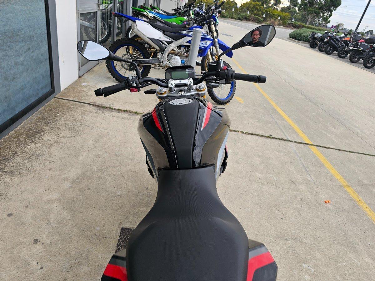 2024 BMW G 310 R SPORTS