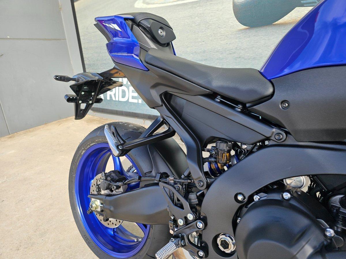 2026 YAMAHA YZF-R9 SPORTS