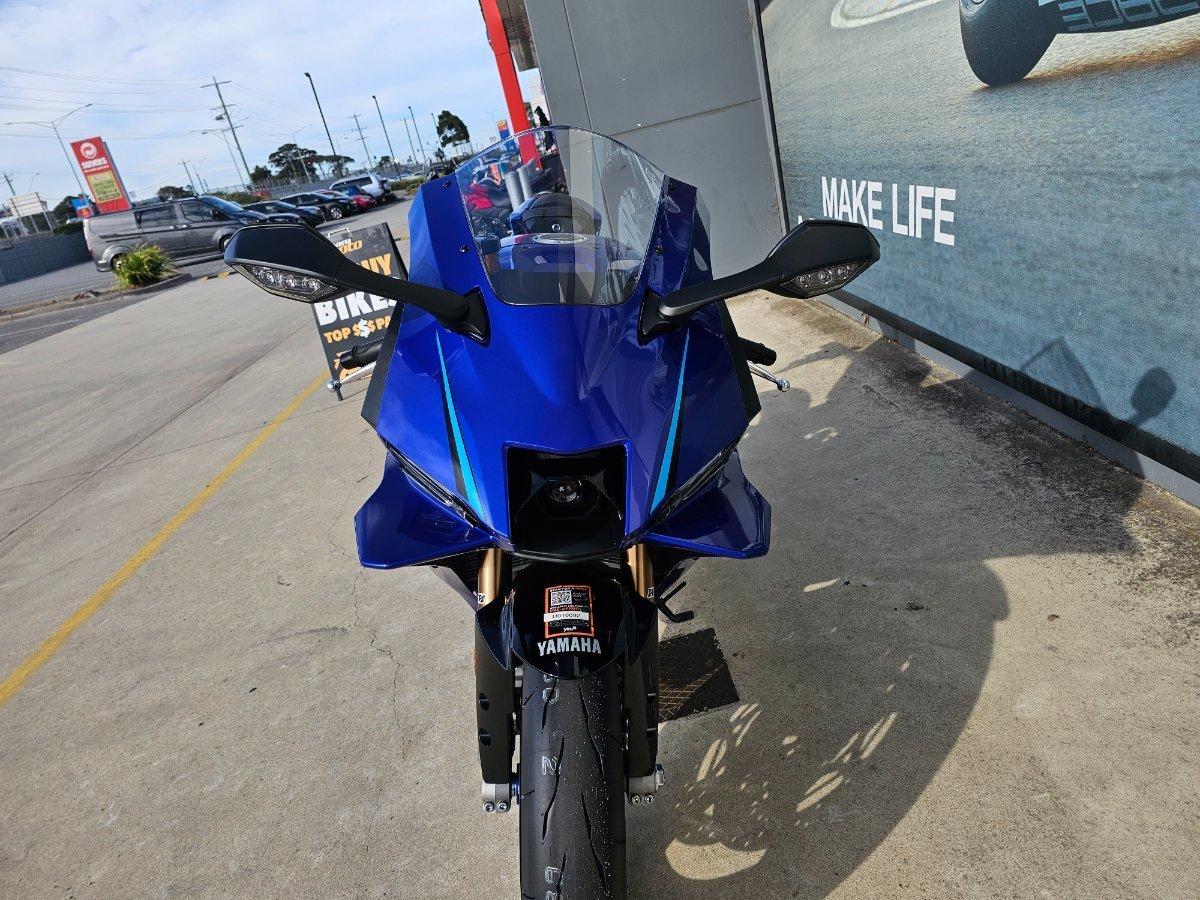 2026 YAMAHA YZF-R9 SPORTS
