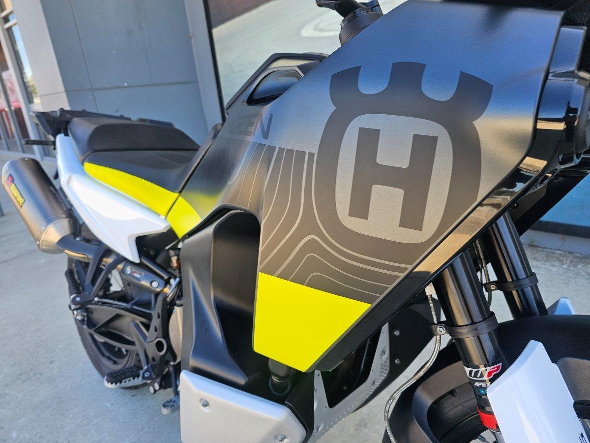 2022 HUSQVARNA NORDEN 901 TOURER