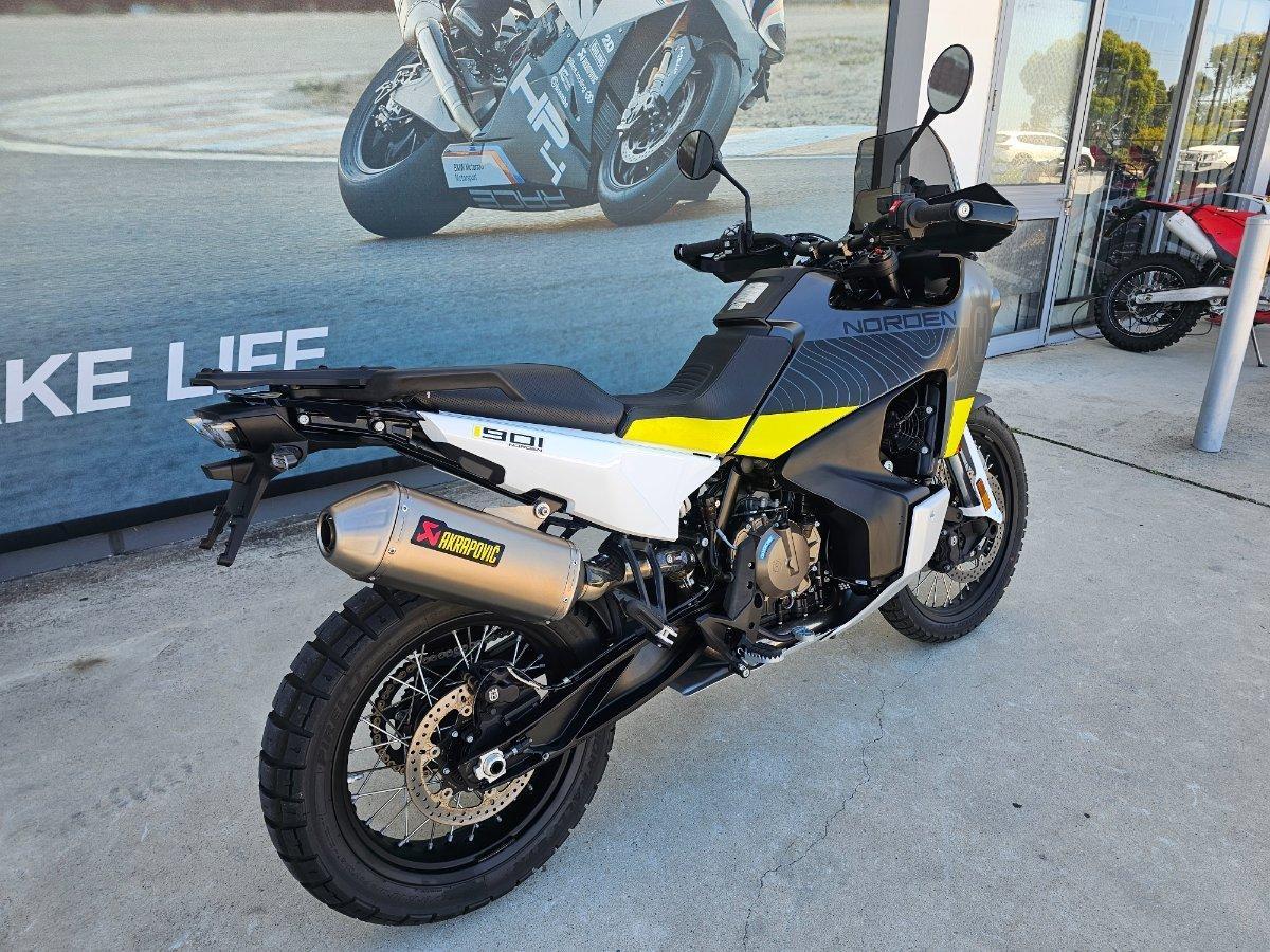 2022 HUSQVARNA NORDEN 901 TOURER