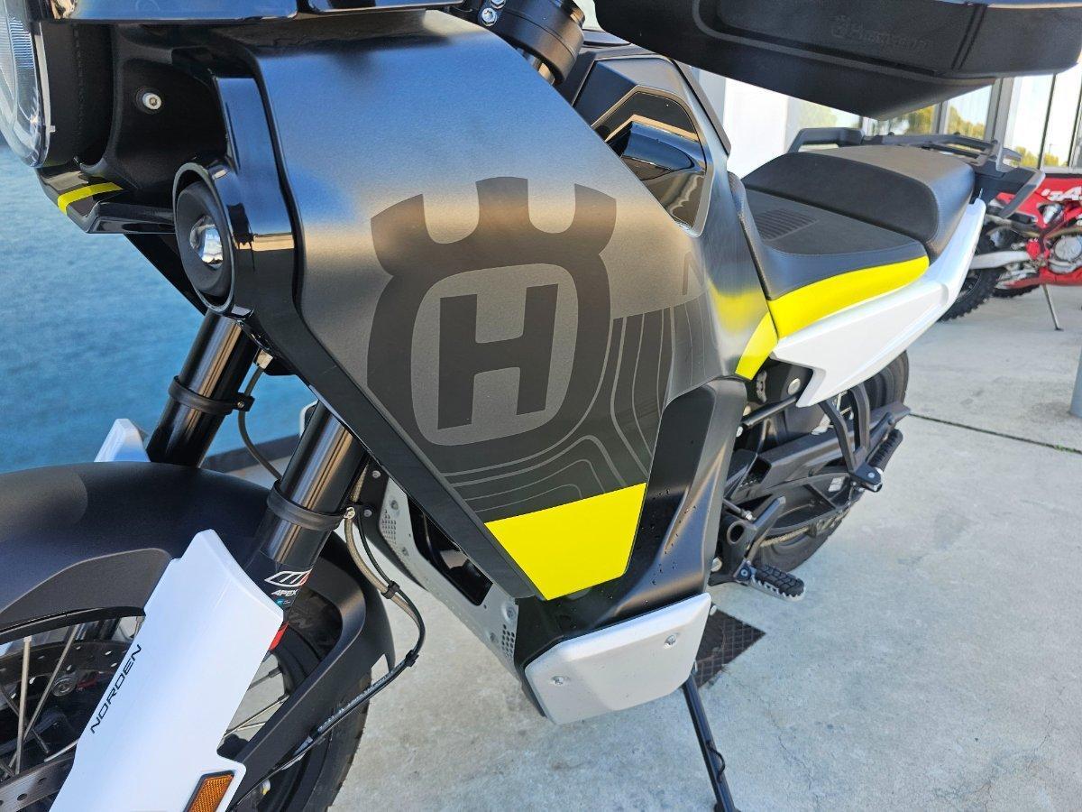 2022 HUSQVARNA NORDEN 901 TOURER