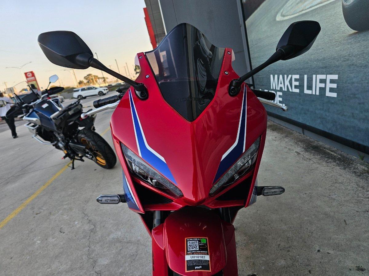 2026 HONDA CBR650R E-CLUTCH SPORTS