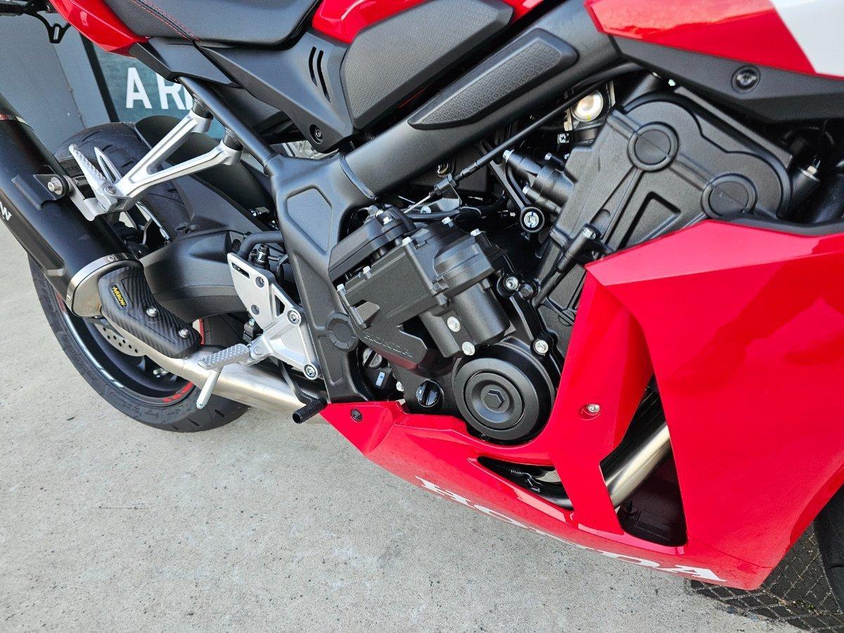 2026 HONDA CBR650R E-CLUTCH SPORTS