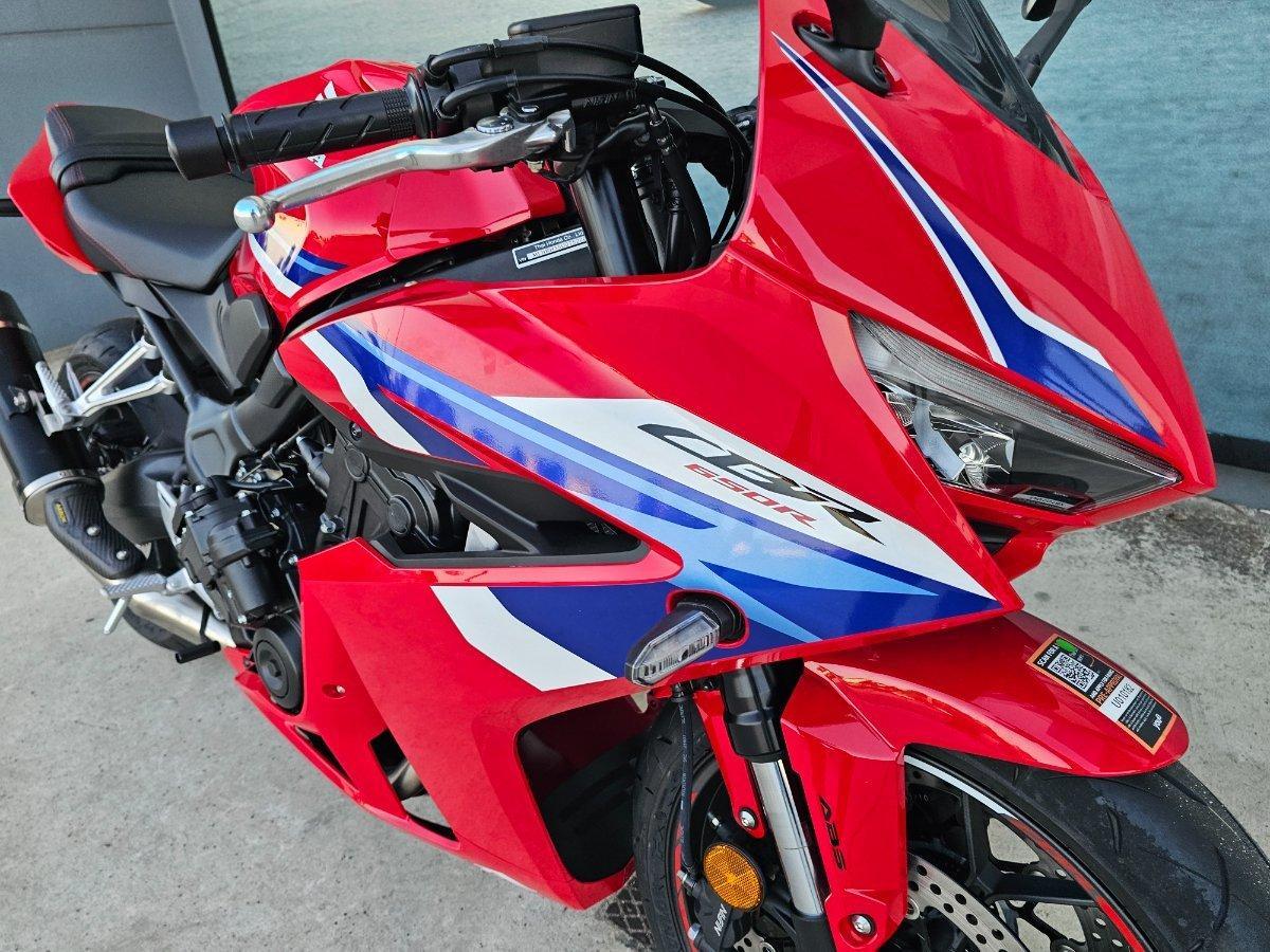 2026 HONDA CBR650R E-CLUTCH SPORTS