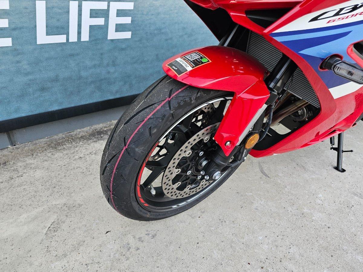 2026 HONDA CBR650R E-CLUTCH SPORTS