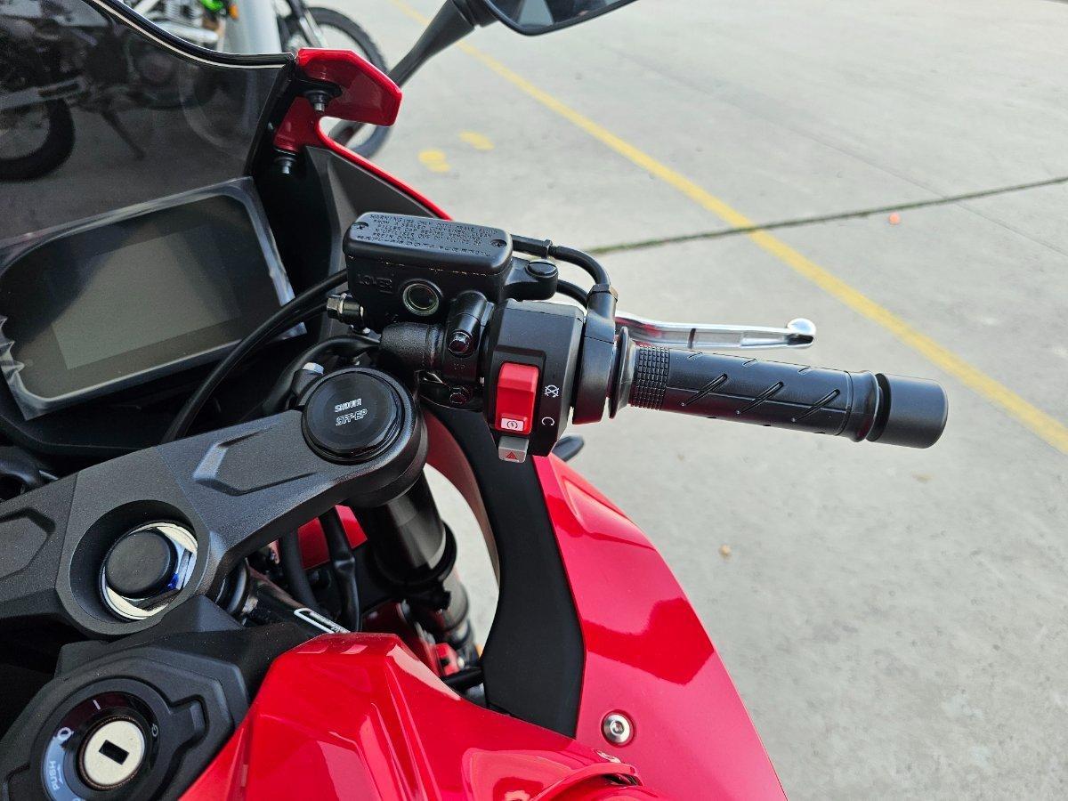 2026 HONDA CBR650R E-CLUTCH SPORTS