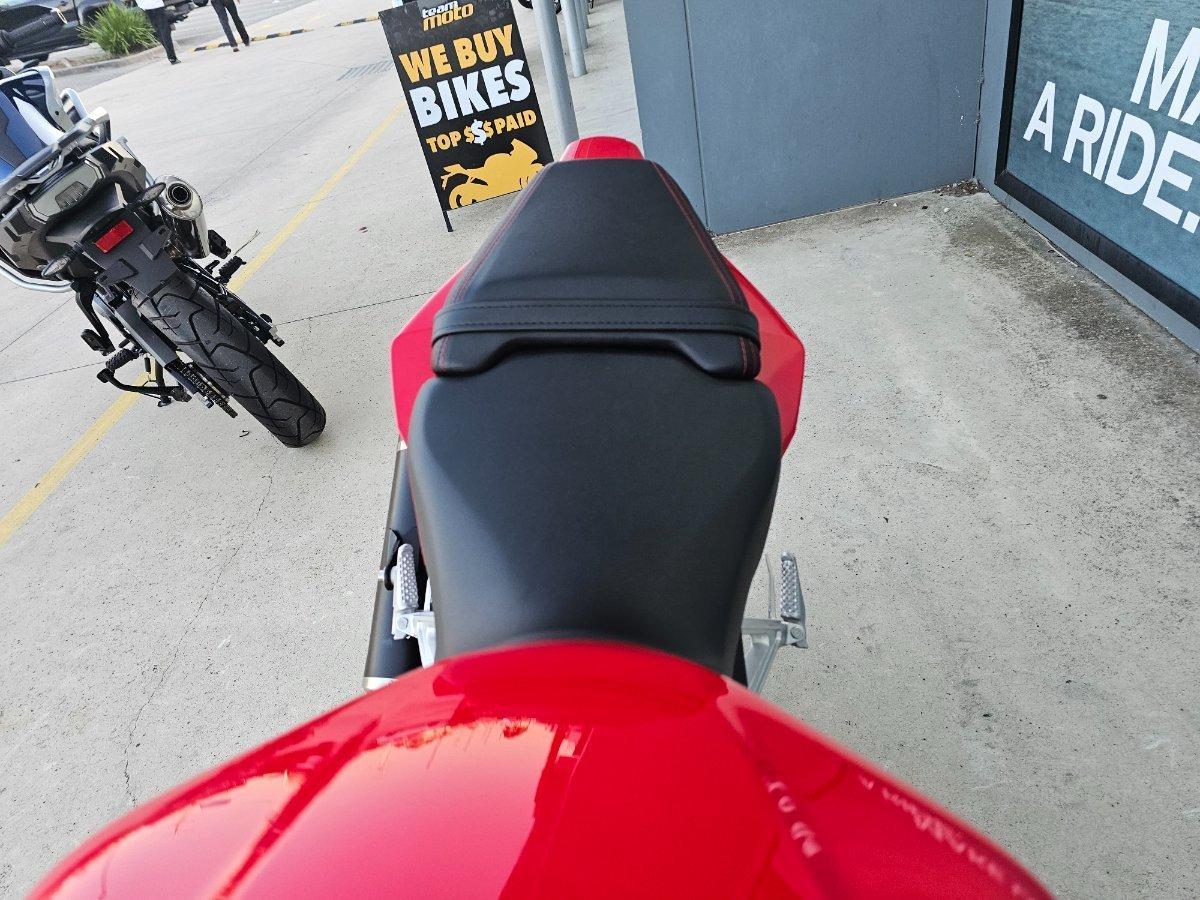 2026 HONDA CBR650R E-CLUTCH SPORTS