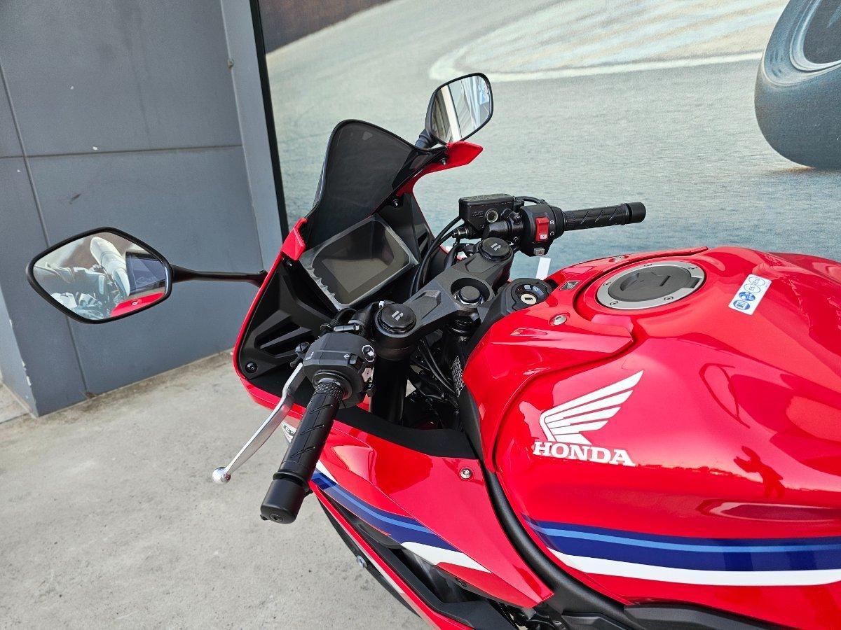 2026 HONDA CBR650R E-CLUTCH SPORTS