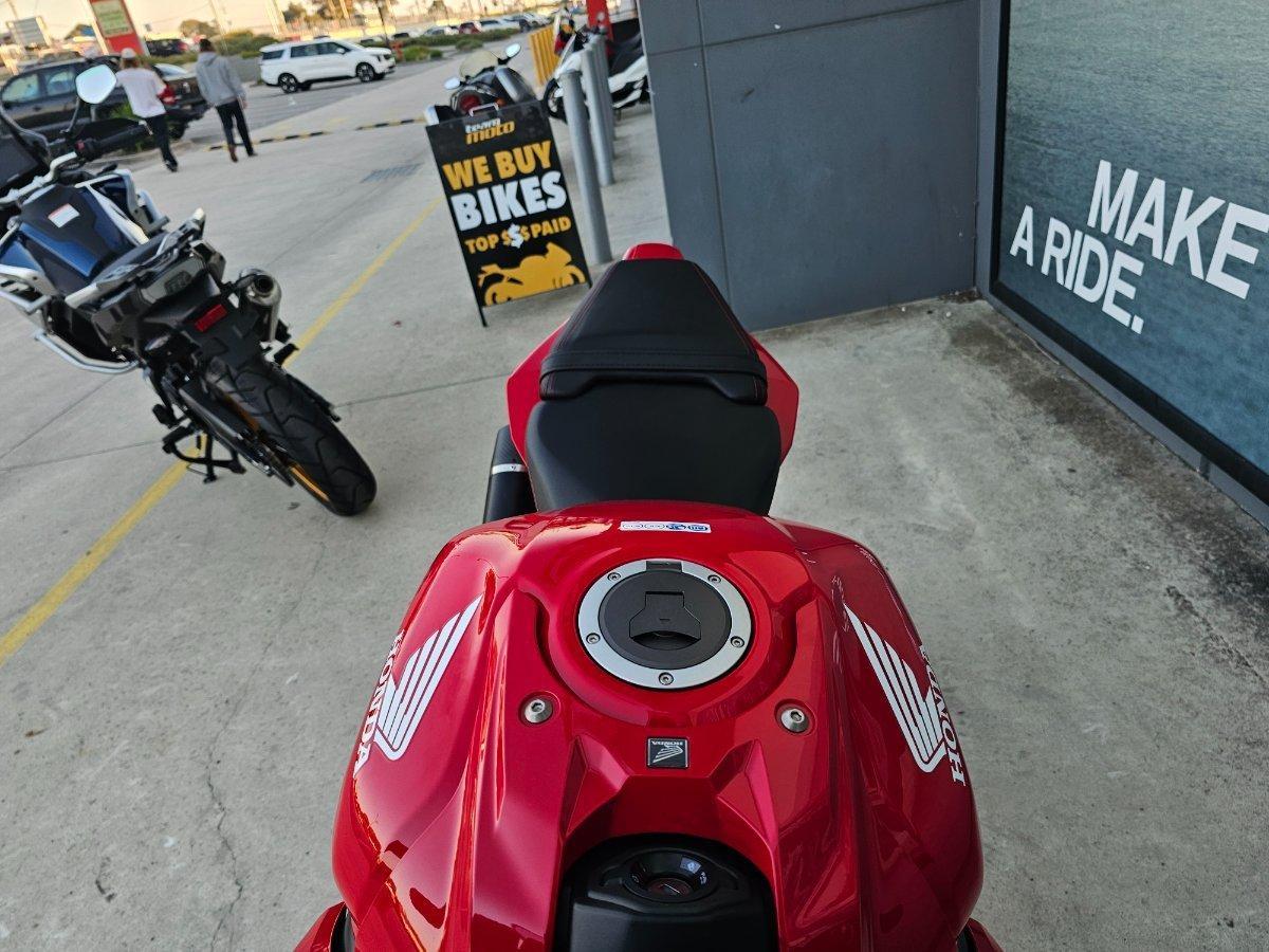 2026 HONDA CBR650R E-CLUTCH SPORTS