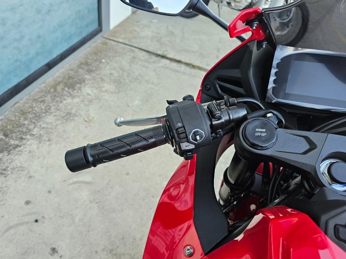 2026 HONDA CBR650R E-CLUTCH SPORTS