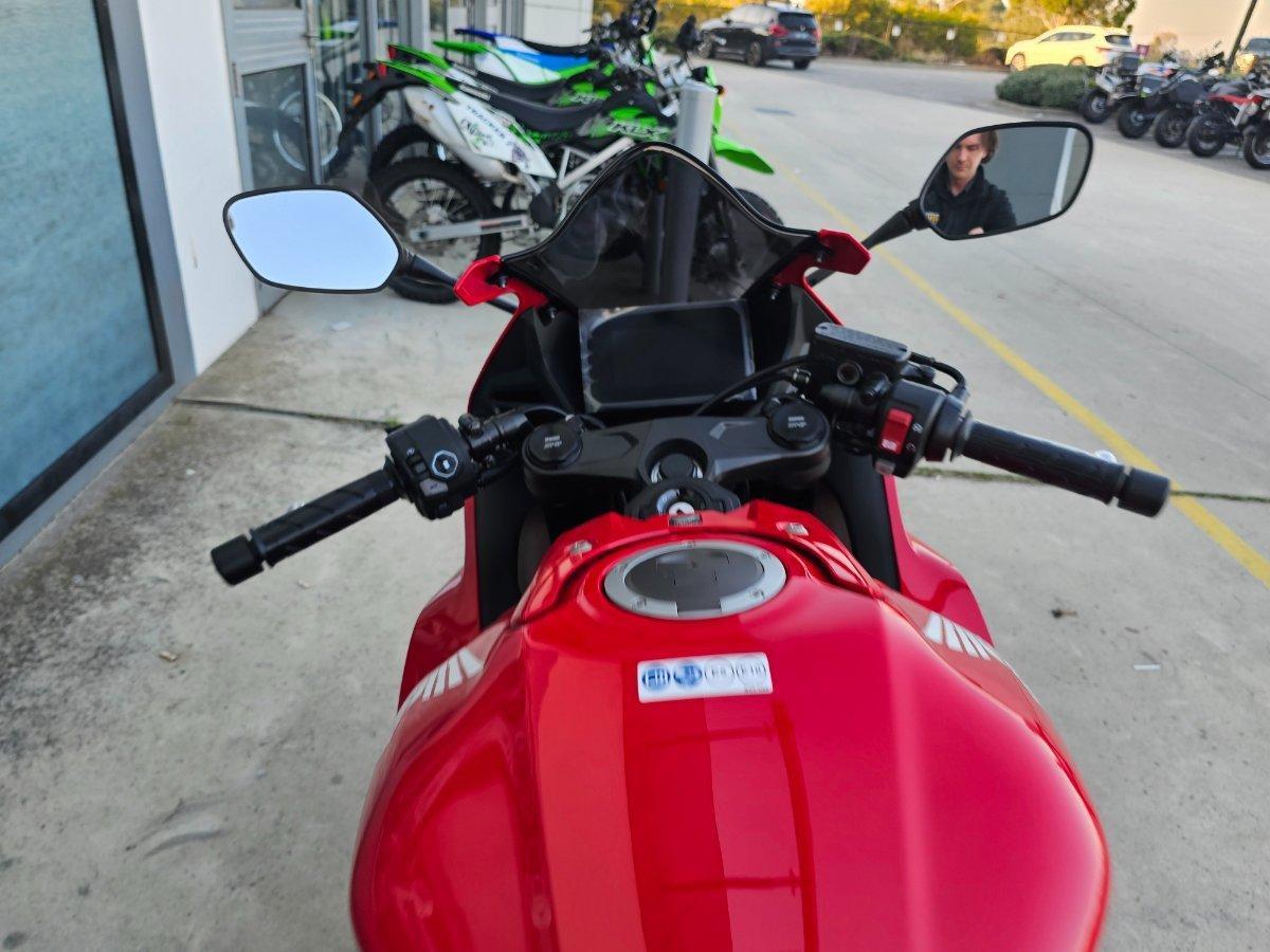 2026 HONDA CBR650R E-CLUTCH SPORTS