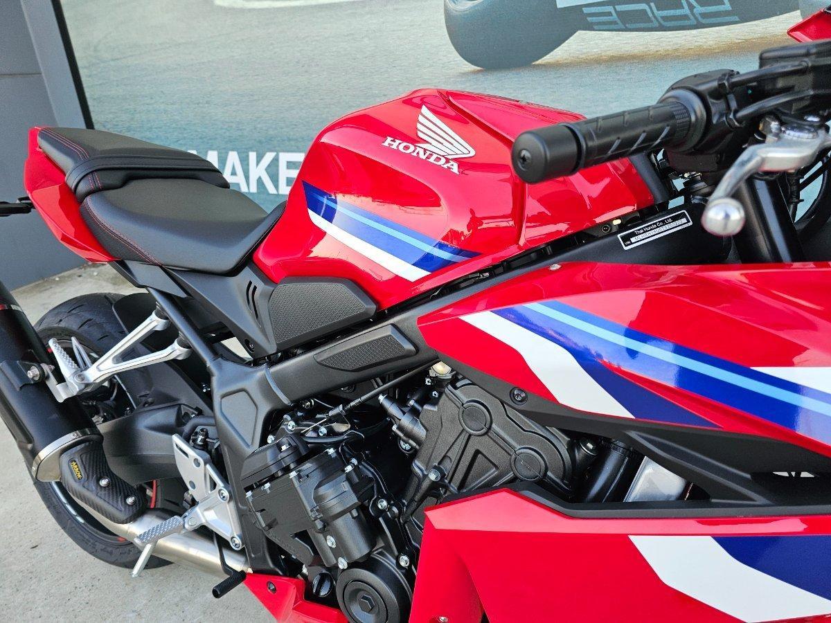 2026 HONDA CBR650R E-CLUTCH SPORTS