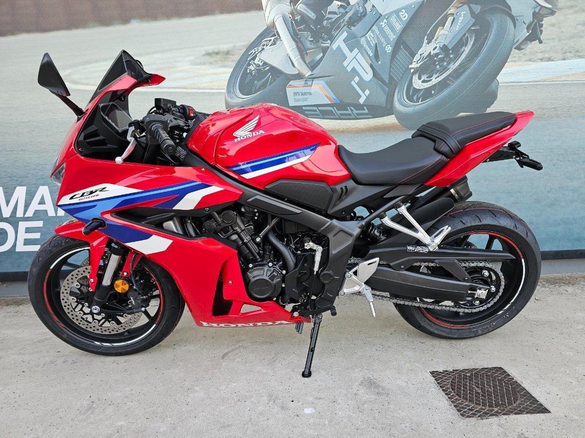 2026 HONDA CBR650R E-CLUTCH SPORTS