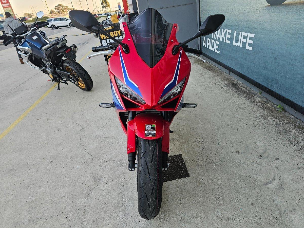 2026 HONDA CBR650R E-CLUTCH SPORTS