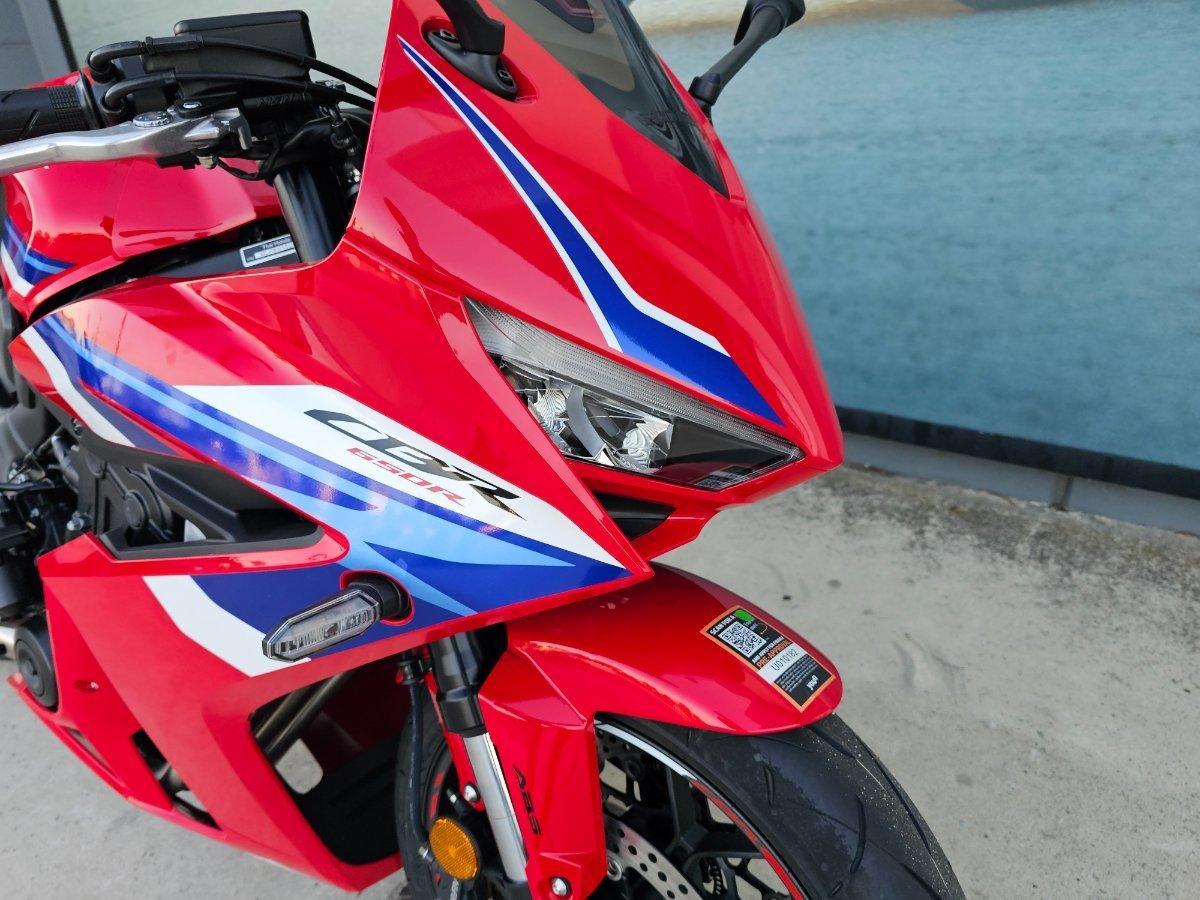 2026 HONDA CBR650R E-CLUTCH SPORTS