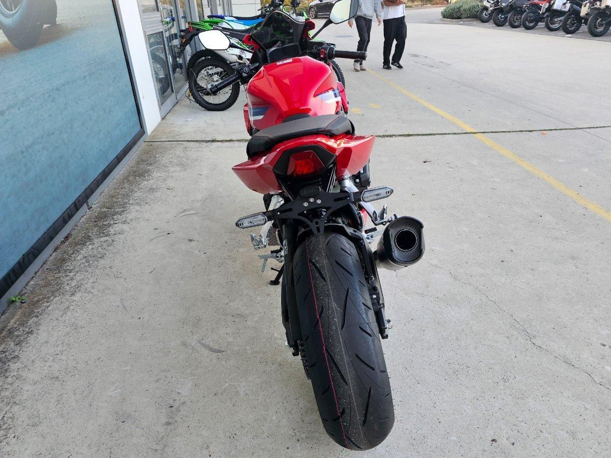 2026 HONDA CBR650R E-CLUTCH SPORTS