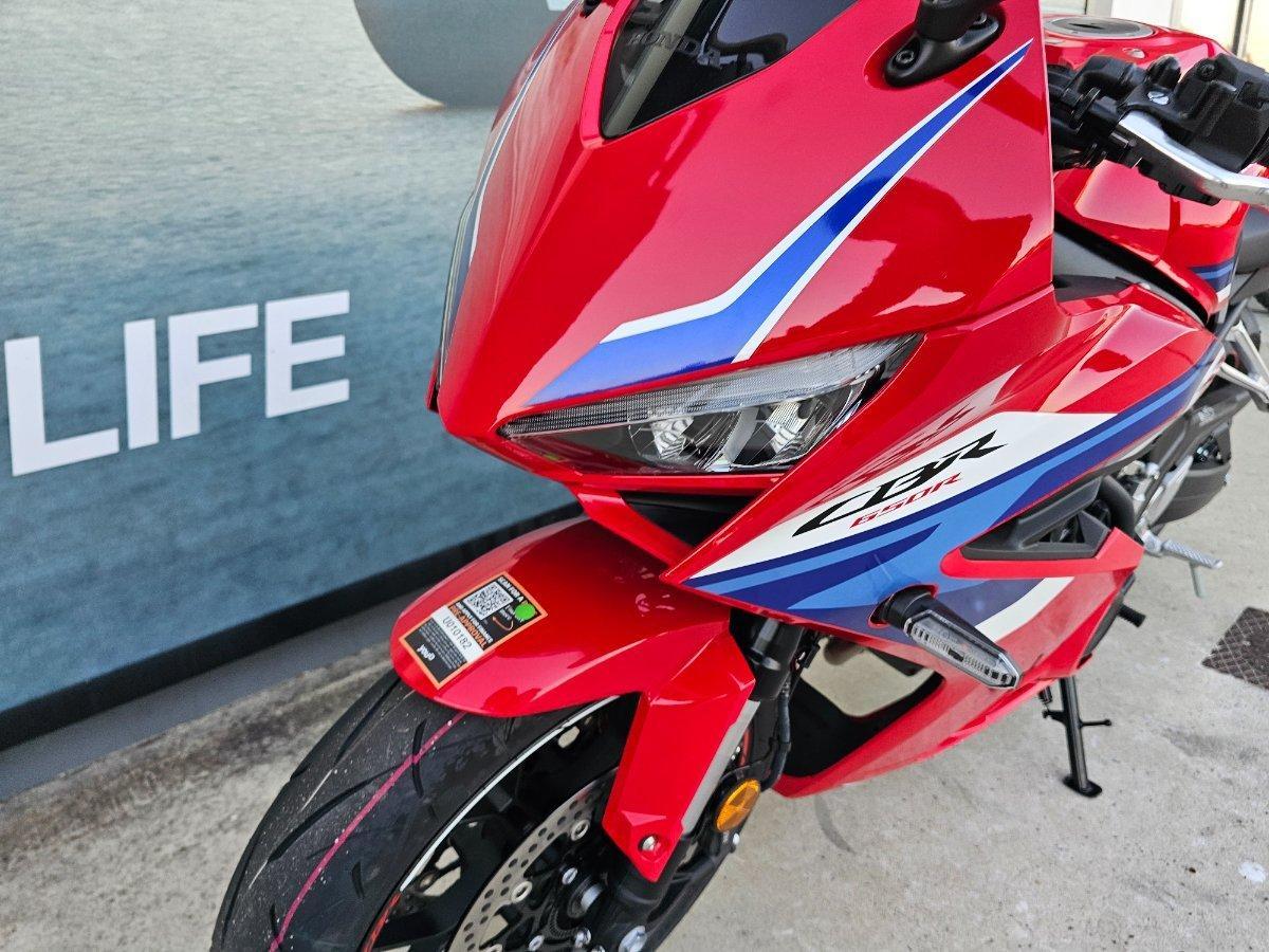 2026 HONDA CBR650R E-CLUTCH SPORTS