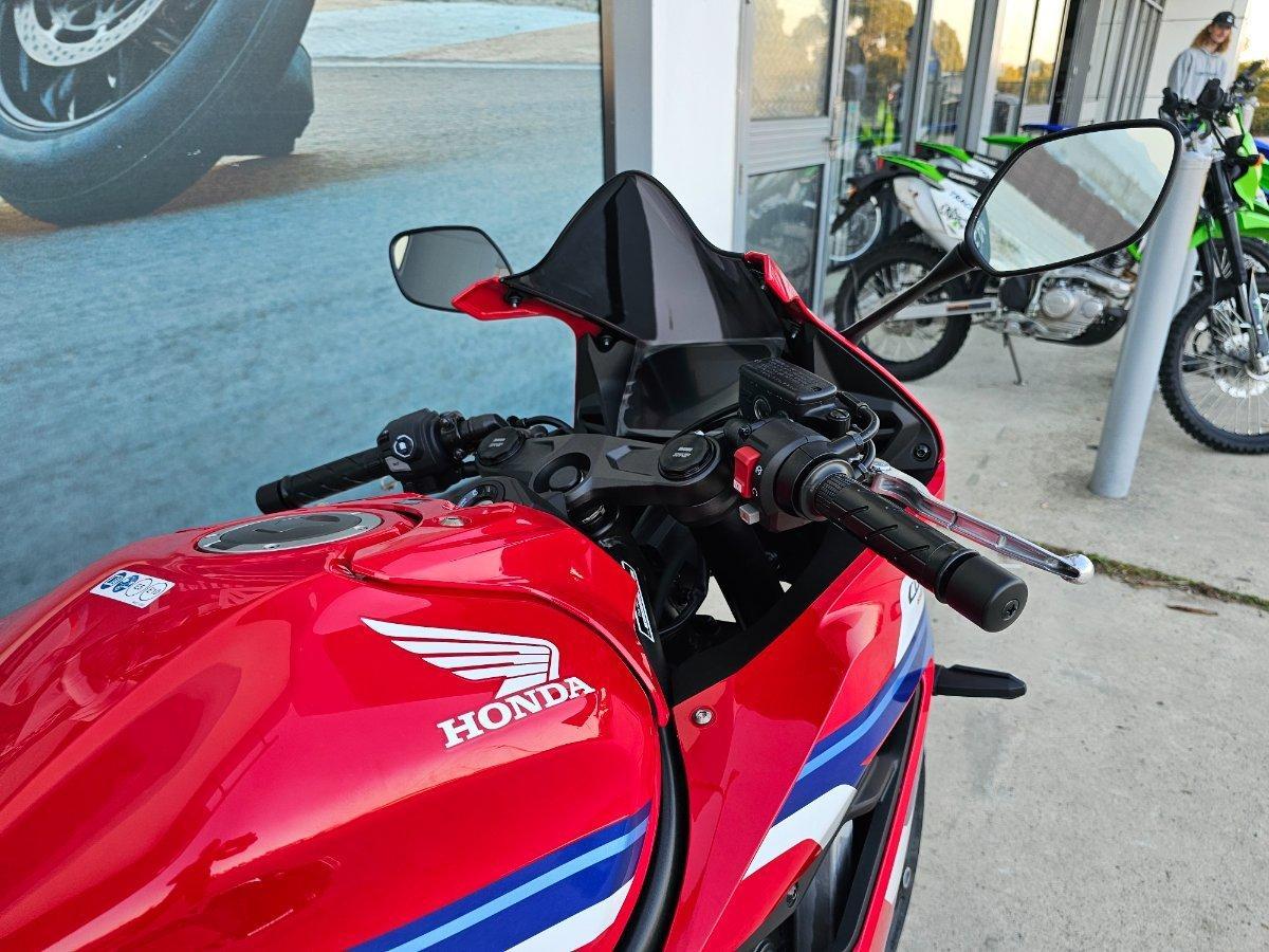 2026 HONDA CBR650R E-CLUTCH SPORTS